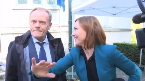 Donald Tusk z dziennikarką Polsatu Dorotą Bawołek