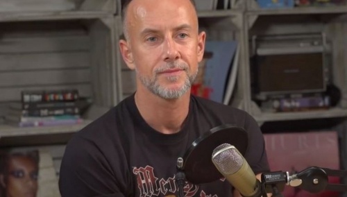 „Wierzę w szczerość jego postulatów”. Nergal zapowiada, że Hołownia ma jego głos