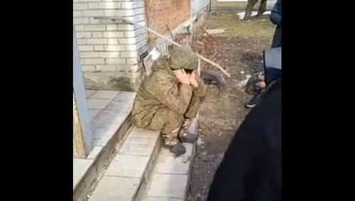 [video] "Rosja prowadzi dzieci na wojnę". NEXTA: W rejonie Sum schwytano młodego rosyjskiego jeńca