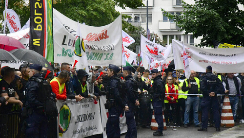 Protest górników i energetyków przez MAP w Warszawie