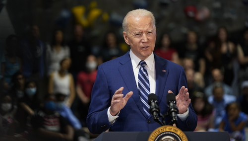 Kurdyjski portal twierdzi: Administracja Bidena chce zakazać działania amerykańskiej firmie obsługującej pola naftowe w Syrii. Powodem stosunki z Rosją