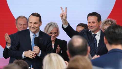 Prezydent Warszawy Rafał Trzaskowski i szef MSZ Radosław Sikorski