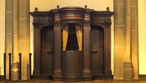 Ponad 100 kościołów w Polsce przyłączyło się do akcji Noc Konfesjonałów  