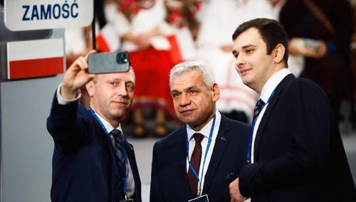 Piotr Błażewicz w środku