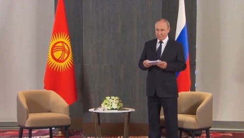 [WIDEO] Putin znowu upokorzony. Sporo musiał odczekać na prezydenta... Kirgistanu [WIDEO]