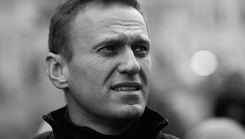 Tłumy przed grobem Nawalnego