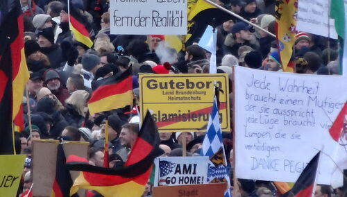 Antyamerykańska demonstracja w Niemczech