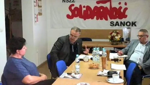  Jolanta Pielech, Krzysztof Fal i Lucjan Fejkiel w siedzibie Oddziału w Sanoku