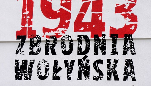 Mural „1943 Zbrodnia Wołyńska. Prawda i pamięć” odsłonięty 10 lipca, przy ul. Młynarskiej 34 w Warszawie z okazji 70. rocznicy rzezi wołyńskiej