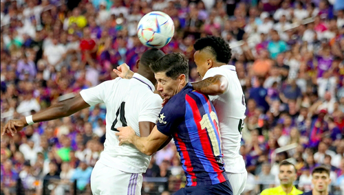 Pierwszy strzał Lewandowskiego w Barcelonie [WIDEO]