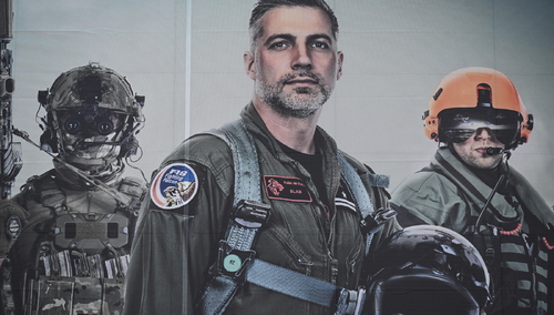 Plakat z pilotem Wojska Polskiego majorem Maciejem „Slab” Krakowianem