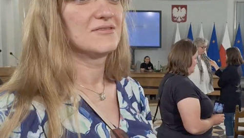 Szokujące pytania transseksualnego dziennikarza PAP 