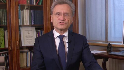 "Sprawa została wykorzystana politycznie". Rektor WUM tłumaczy, dlaczego nie zamierza odchodzić