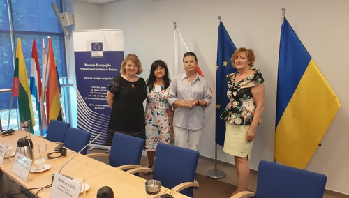 Rozmowy o równouprawnieniu z komisarz UE