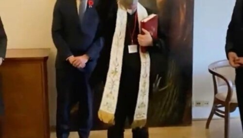 Zakonnik poświęcił pomieszczenie opuszczone przez komunistów. Wszystko to się dzieje w Czechach