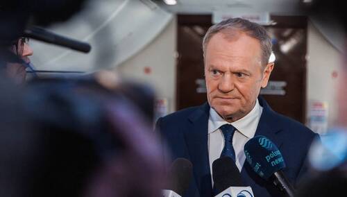 Premier Polski Donald Tusk próbuje wymusić przyjęcie SAFE