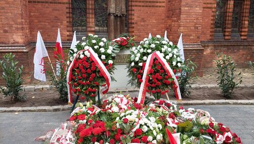 [Foto] Pomnik Patrona NSZZ "Solidarność" odsłonięty