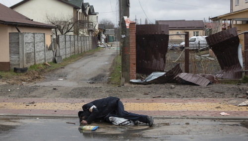 Ciała odnalezione przez Ukraińców w Buczy