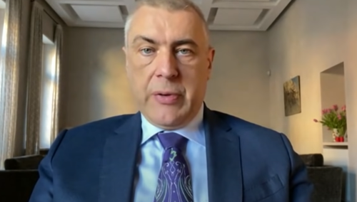 Giertych opublikował sondaż poparcia wykonany przez producenta torebek? Komentatorzy zachwyceni