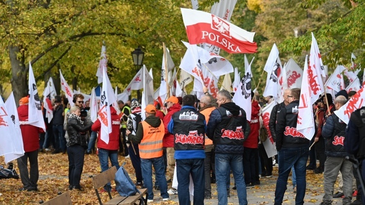Zdjęcie z październikowego protestu pracowników Huty Częstochowa w Warszawie