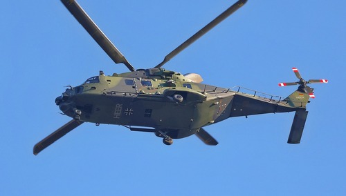 Śmigłowiec pod niemiecką banderą - zdjęcie ilustracyjne