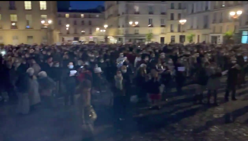 [video] Poruszające. Tłumy francuskich katolików modlą się o przywrócenie mszy