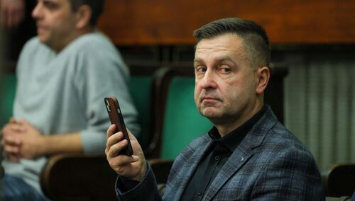 Zbigniew Komosa na galerii Sejmu podczas głosowania nad immunitetem J. Kaczyńskiego 6 listopada