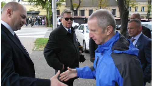 /Fot. Na pierwszym planie z prawej - szef Solidarności w URSUSIE Chełmno Piotr Janowski i członkowie Prezydium ZR Toruńsko-Włocławskiego