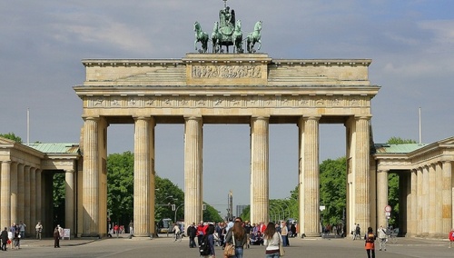 „Roześmiana i z lampką szampana”. W Berlinie zawrzało. Chodzi o zdjęcie szefowej niemieckiego MSW z Kijowa