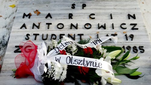 Grób Marcina Antonowicza na Cmentarzu Komunalnym w Olsztynie