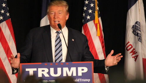 Newsmax: Platforma społecznościowa Trumpa Truth Social od poniedziałku na App Store