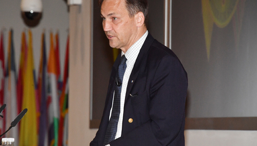 Sikorski bije na alarm: „Kaczyński będzie decydował, komu założyć podsłuch”