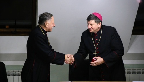 Od lewej: abp Mieczysław Mokrzycki, bp Witalij Skomarowski