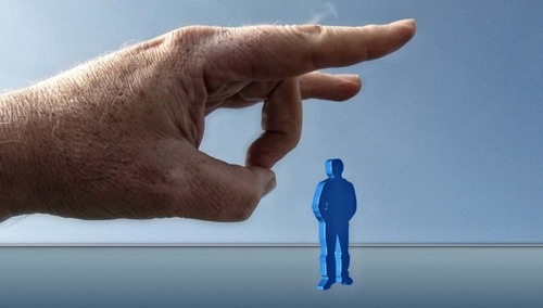 Zwolnienia, grafika poglądowa