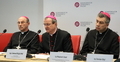 Od lewej: abp Wojciech Polak, abp Tadeusz Wojda SAC, bp Wojciech Osial