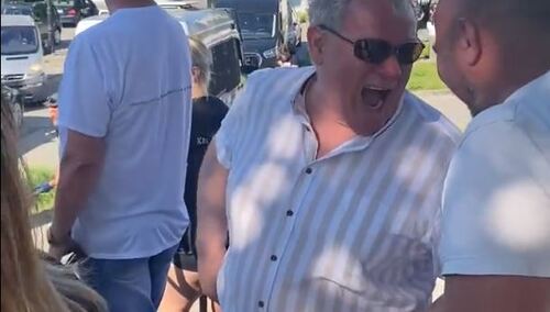 [WIDEO] Mężczyzna przeszkadzający w spotkaniu Jarosława Kaczyńskiego zidentyfikowany? „To człowiek Brejzy”