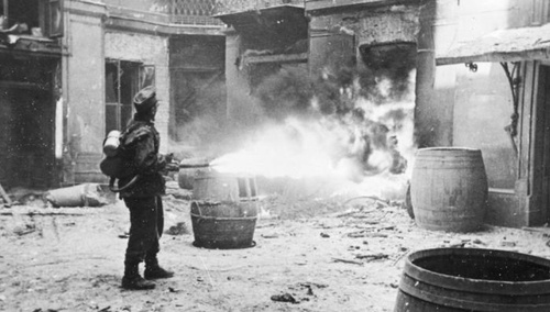 Podpalenie domu w Warszawie