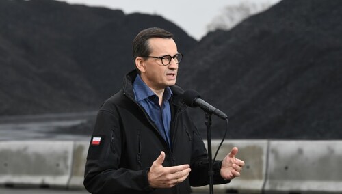 Premier Mateusz Morawiecki podczas wizyty w Porcie Gdańskim Eksploatacja S.A.