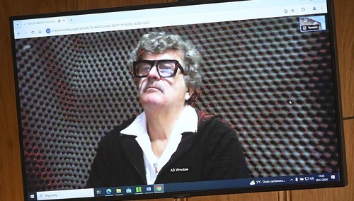 Janusz Palikot zdalnie zeznaje w procesie dotyczącym reklamowania alkoholu