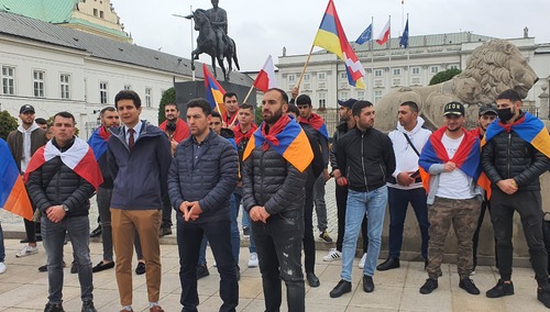 "Ramię w ramię z braćmi Polakami". Pomoc dla Armenii - startuje polsko-ormiańska inicjatywa