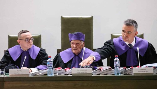 Sędziowie Trybunału Stanu na sali rozpraw w siedzibie Sądu Najwyższego w Warszawie