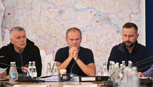Sztab kryzysowy z premierem