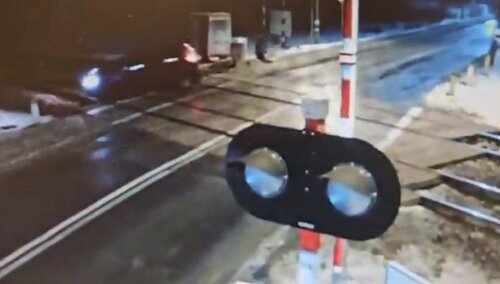 Nietrzeźwi kierowcy na przejeździe kolejowym