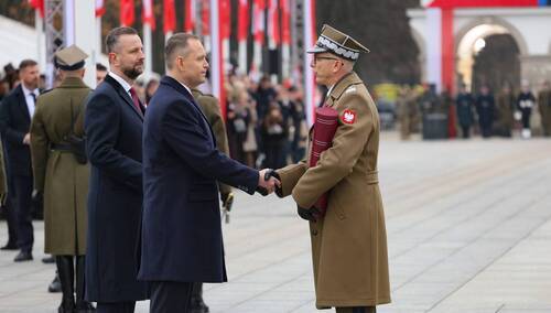 Pl. Piłsudskiego, Karol Nawrocki wręcza awanse generalskie
