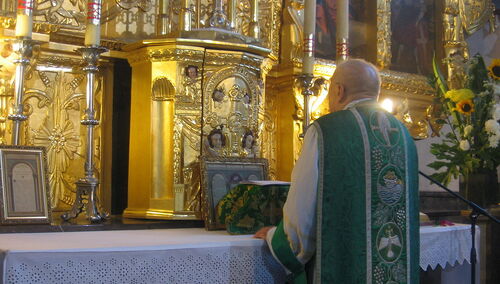 Watykan. Papież zabrania odprawiania mszy trydenckiej w parafiach