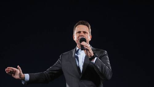 Trzaskowski domagał się od von der Leyen dodatkowych warunków ws. KPO. Teraz odpowiada na zarzuty