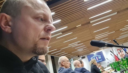 Cezary Krysztopa podczas sejmowej komisji