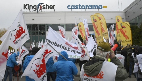 Pikieta przed Castoramą