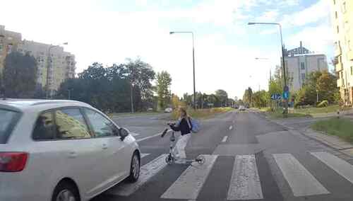 Warszawa. Kierowca prawie potrącił dziecko 