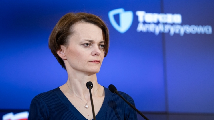 "Te nagrody to...". Emilewicz tłumaczy się z przyznania 6 mln zł swoim pracownikom